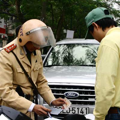 Đẩy mạnh tuần tra, kiểm soát và xử lý vi phạm trật tự an toàn giao thông